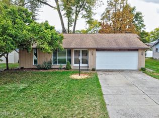23620 Brandywynne St, Southfield, MI 48033