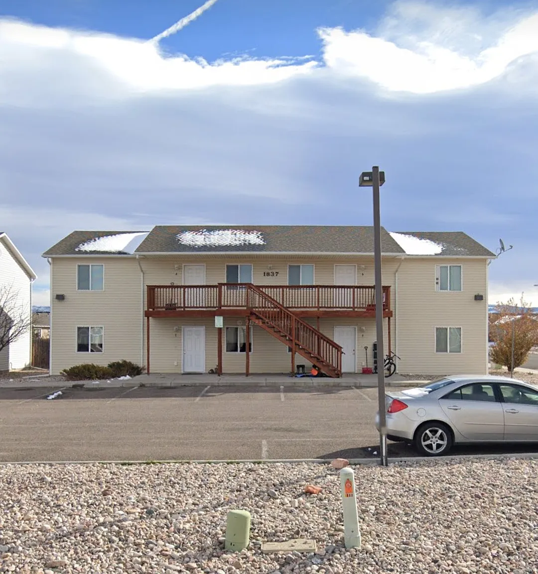 3 bed, 1200 sqft, $1,500 — Photo 1