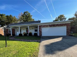 76 Spring Valley Dr, Washington, PA 15301