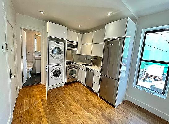 2nd image of 218 W 22nd St APT 5FW
