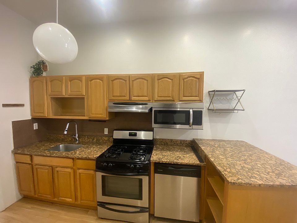 1st image of 224 Cumberland St APT 2