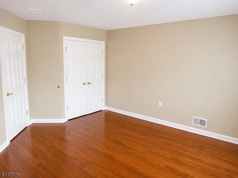 141 Main St #8 — Photo 11