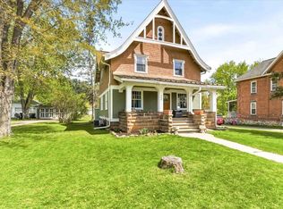 209 N East St, Wonewoc, WI 53968