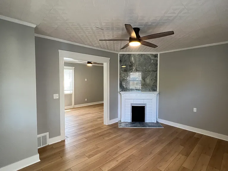 1804 W 45th St #1 — Photo 14