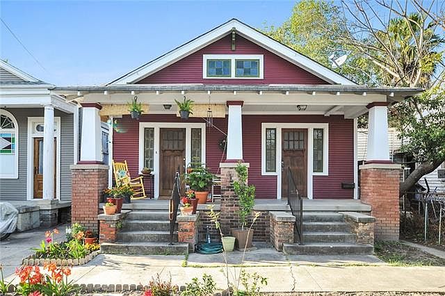 1st image of 320 Eliza St