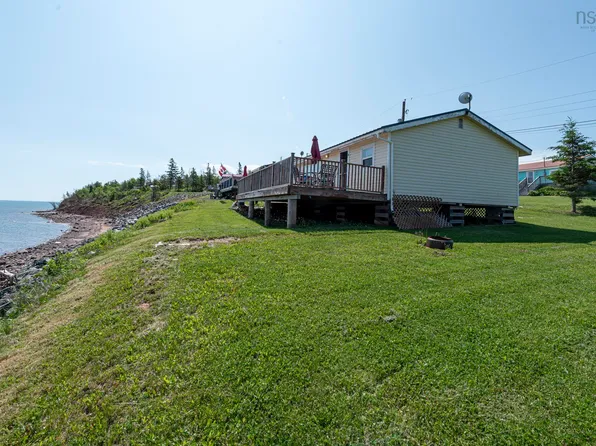 71 Red Cliff Dr, Pictou, NS B0K 1N0