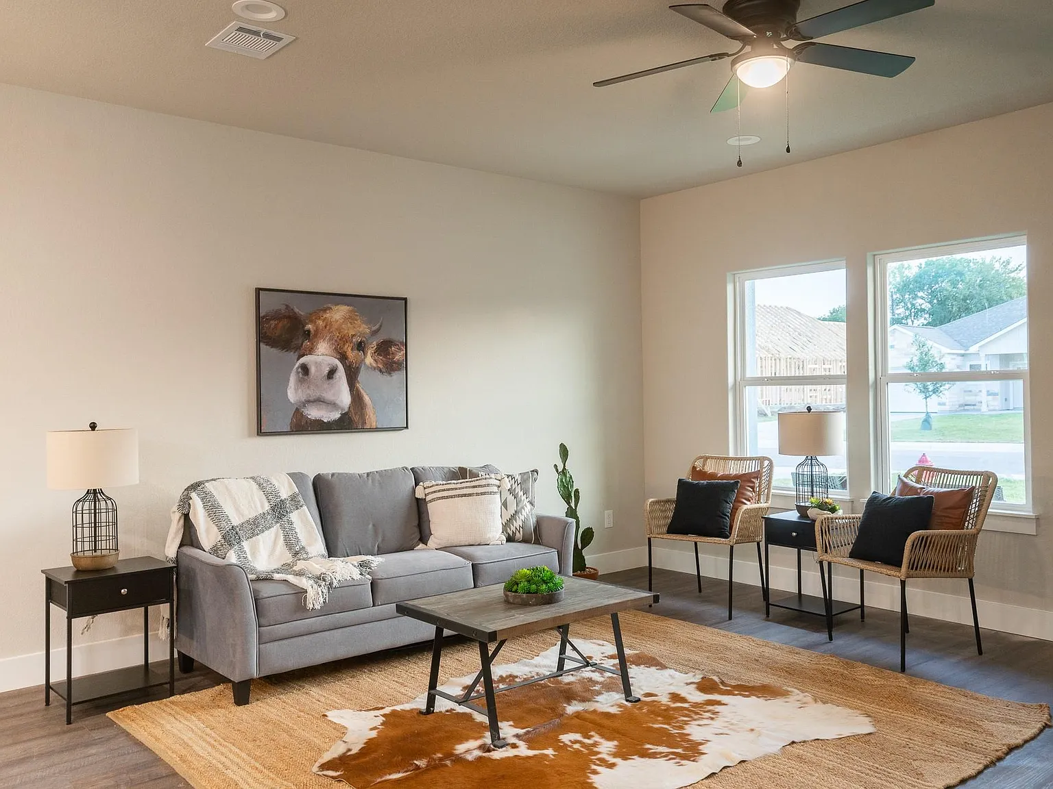 3 bed, 2.0 bath, 1576 sqft, $2,100 — Photo 4