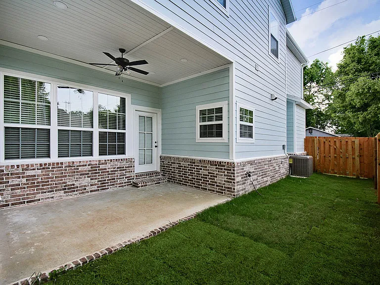 502 W Persimmon St — Photo 25