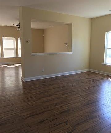 4th image of 156 Silverspring Pl #281