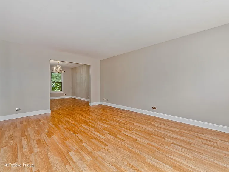 601 Willington Dr — Photo 4