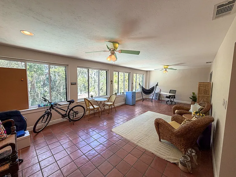 2728 SW 14th Dr — Photo 11