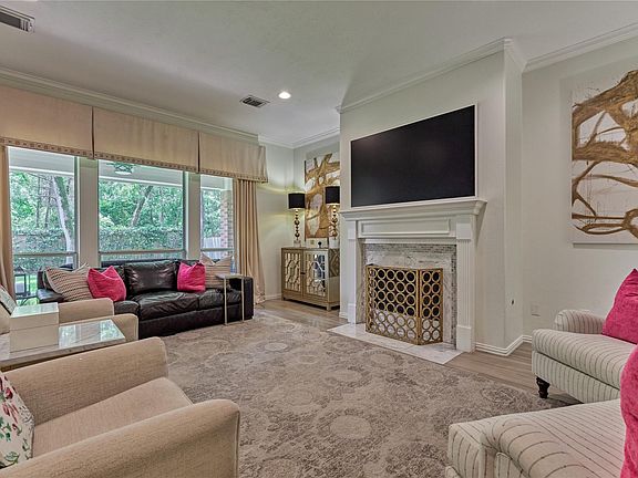 5th image of 11 Filigree Pines Pl
