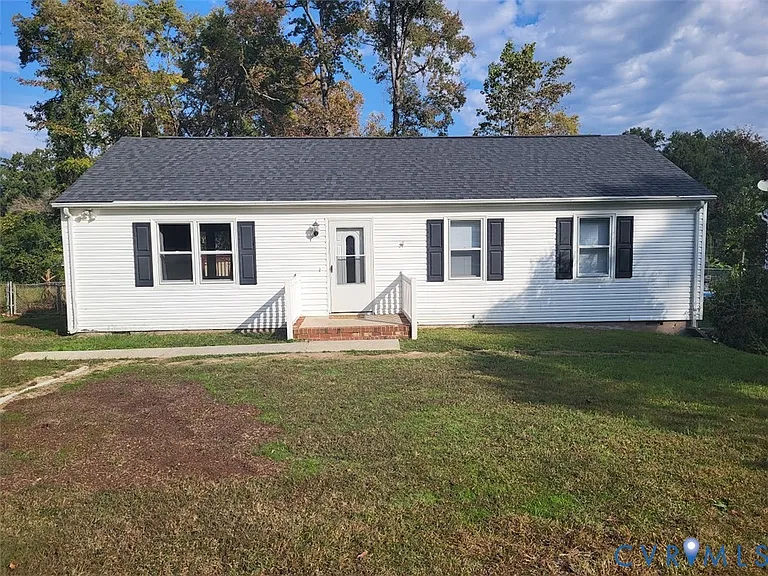 206 Spring Dr — Photo 1
