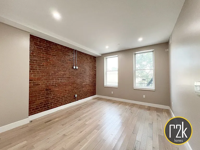 26-14 Hoyt Ave S #2A — Photo 5