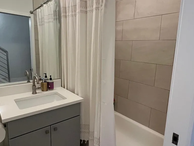 3411 Albion St #4-1 — Photo 14