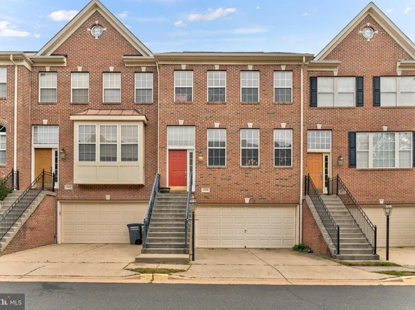 4105 Dallas Hutchison St, Chantilly, VA 20151