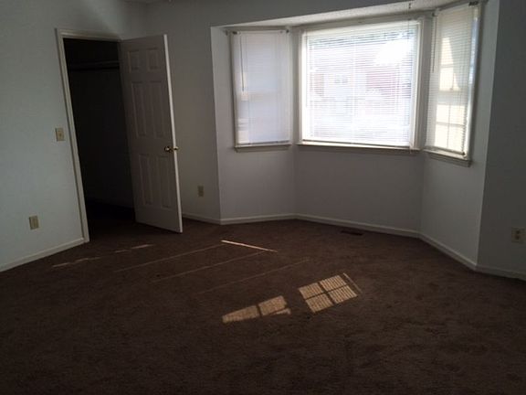 5th image of 319A Saint Andrews Dr