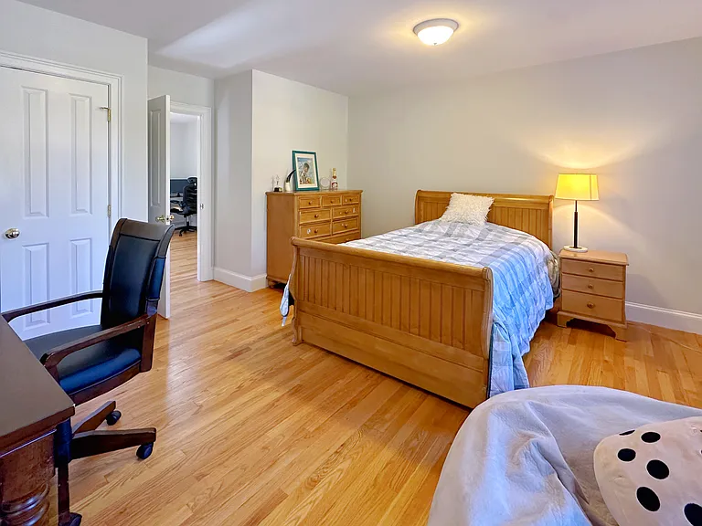 11 Oakland St — Photo 34