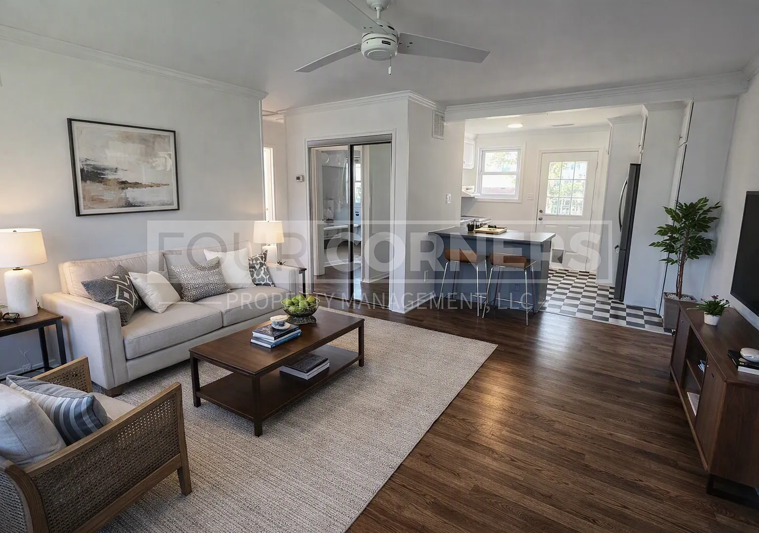 Beautiful 2 Bedroom 1 Bath Condo — Photo 3