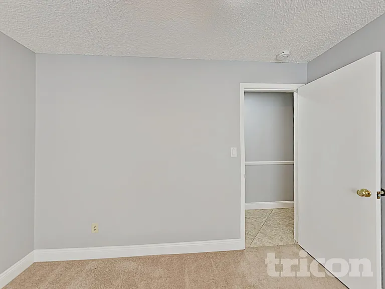 1548 Silver Fox Cir — Photo 14
