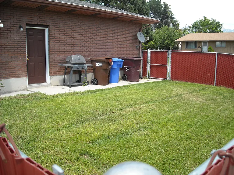 268 W Pioneer Cir — Photo 13