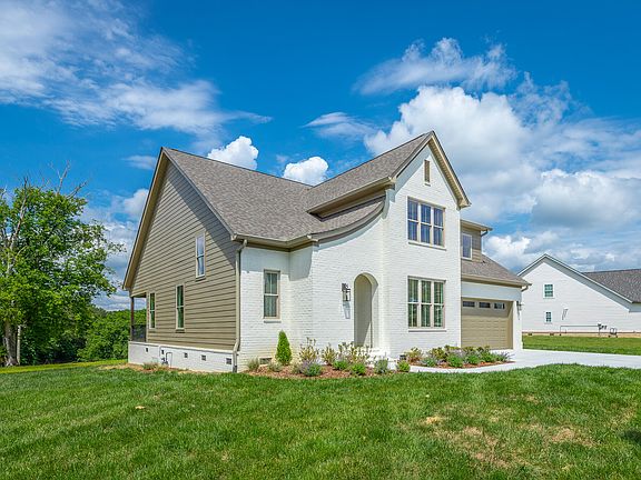 4th image of 980 Equestrian Dr