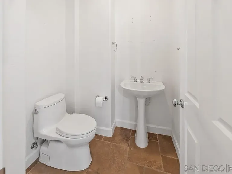 9230 Island Pine Way — Photo 13