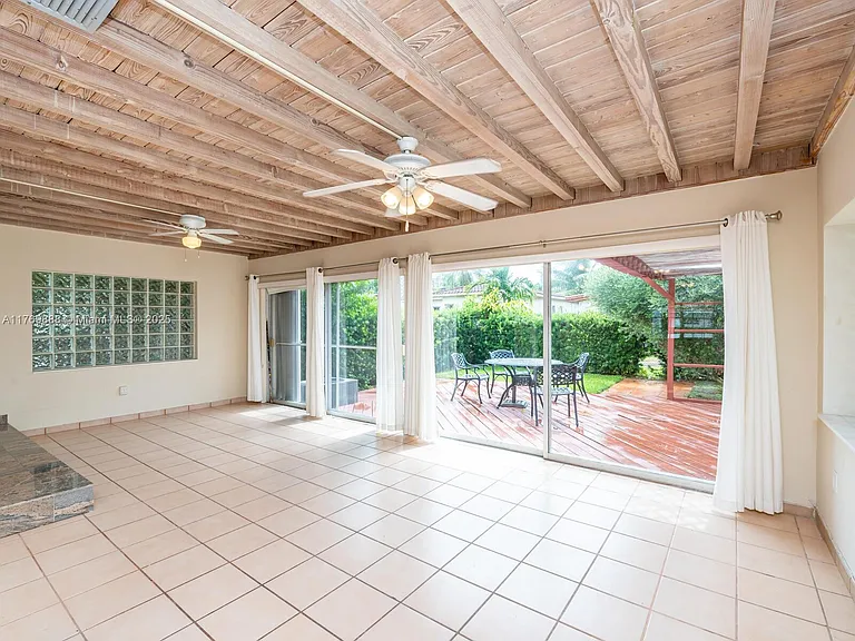 9441 Byron Ave — Photo 21