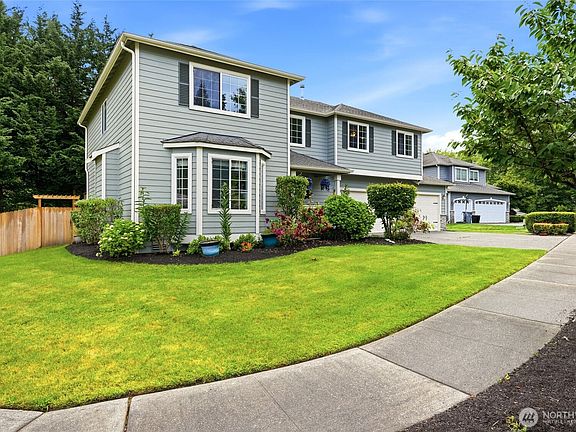 3rd image of 13827 Dogwood Court