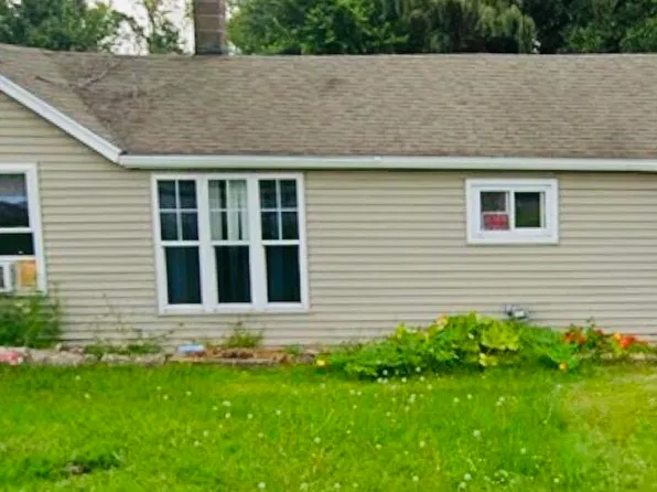 421 S Wilson St, Vicksburg, MI 49097