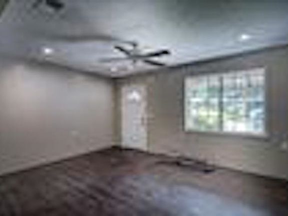 5th image of 403 Northhill Dr NE