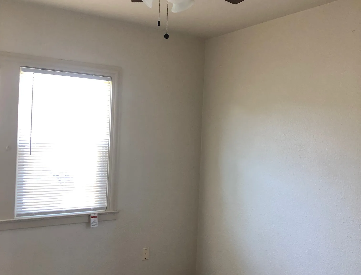 3 bed, 900 sqft, $1,700 — Photo 2