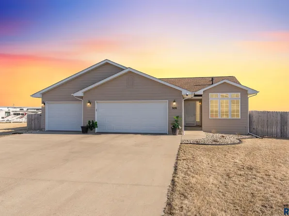 505 Coyote St, Harrisburg, SD 57032