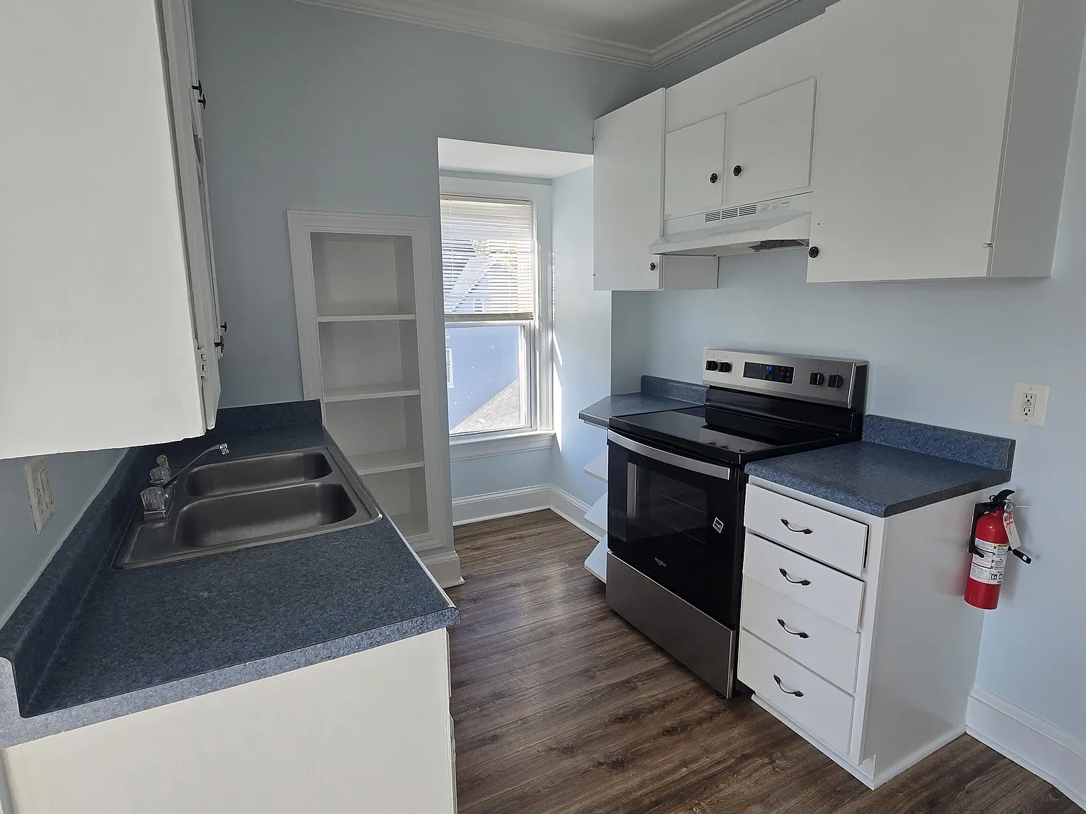 2 bed, 900 sqft, $1,200 — Photo 1
