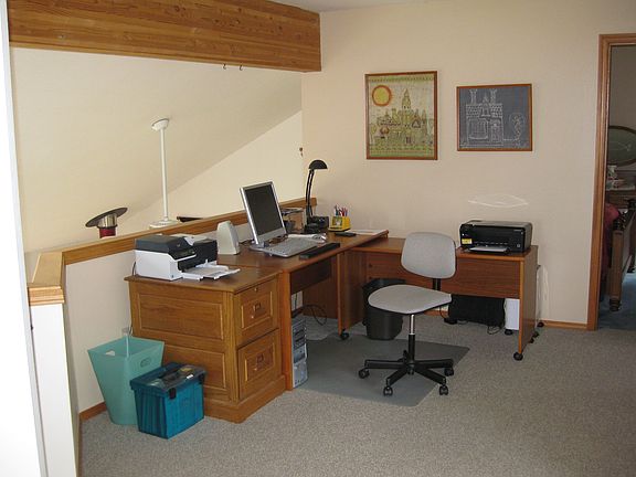 Loft w/brm,bath,work area