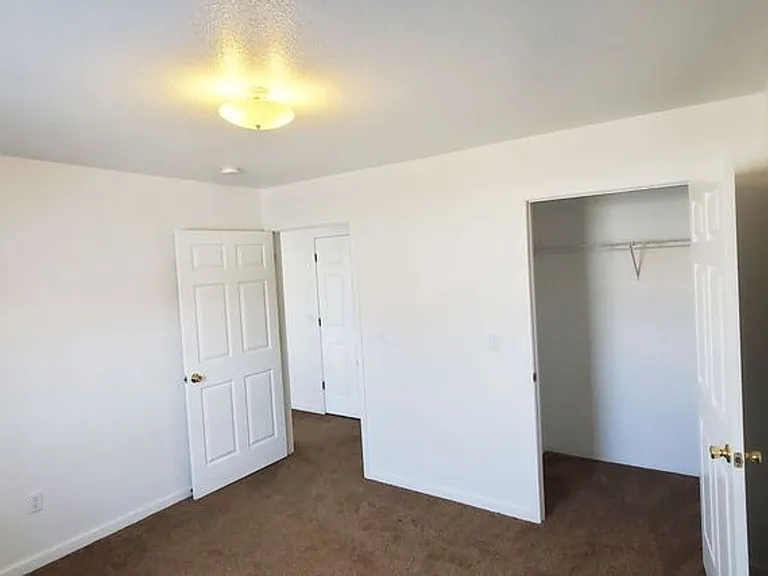 2205 Country View Dr — Photo 5