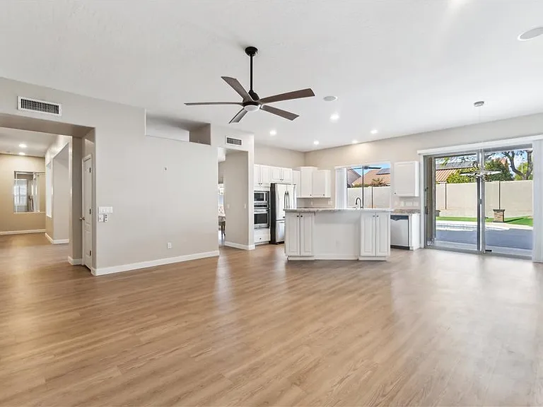 5222 E Danbury Rd — Photo 6