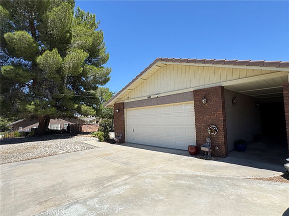 2nd image of 14861 Riverside Dr