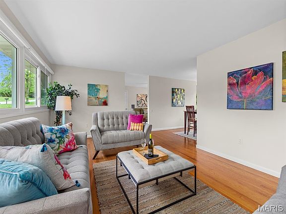 2nd image of 722 Lantern Ln