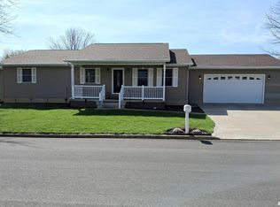 800 N 12th Ave, Canton, IL 61520