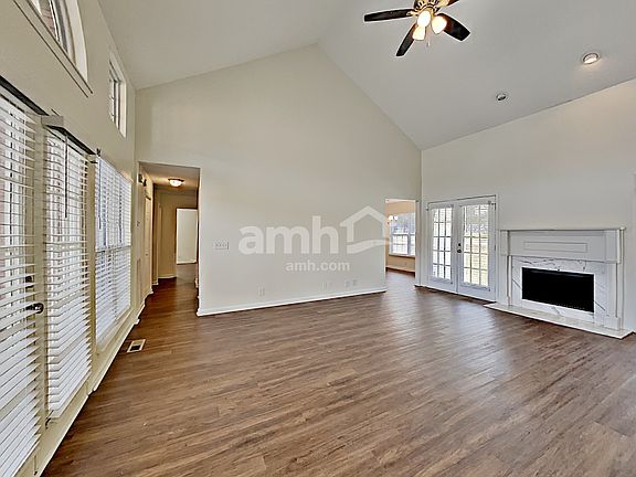 4th image of 4017 Omaha Ct