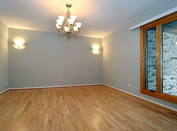 5th image of 1910 N Derbyshire Ln