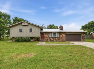 1902 W Granite St, Siloam Springs, AR 72761