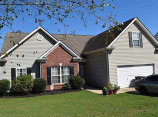 655 Flintrock Dr, Boiling Springs, SC 29316