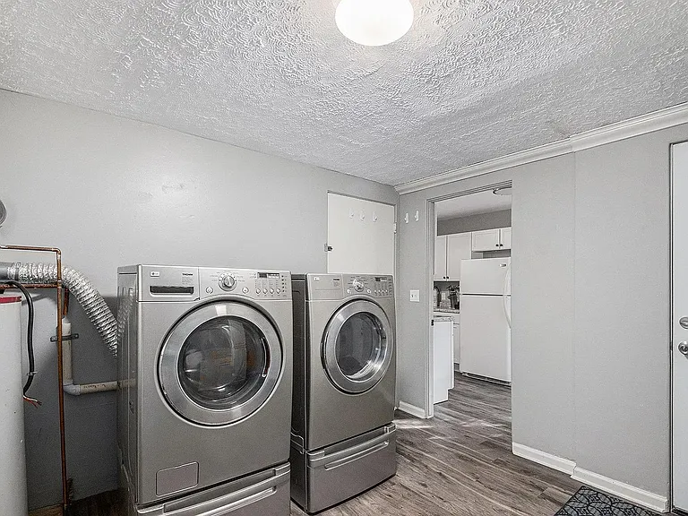 520 S 70th St — Photo 22