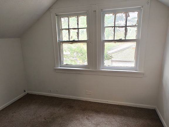 4th image of 25 Newfield St