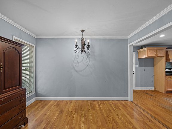 5th image of 3028 Lake Terrace Dr