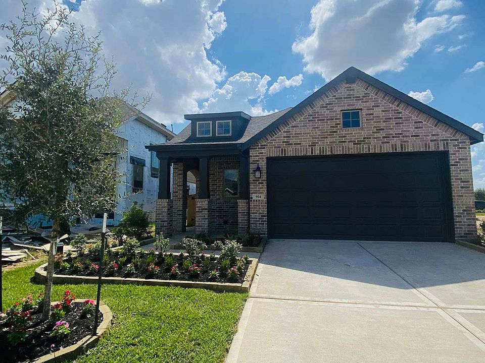 1st image of 904 Crystal Bend Ln
