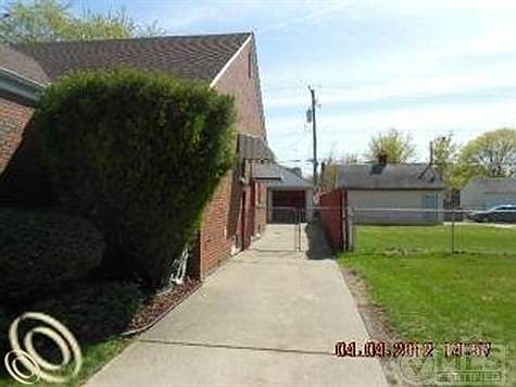 14012 EASTBURN side.jpg