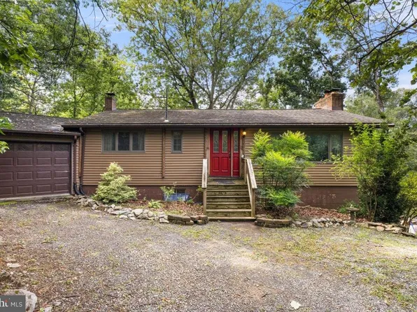 210 Spruce Rd, Front Royal, VA 22630